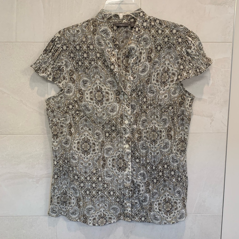 Apt. 9 button up collared shirt, paisley pattern on a textured fabric size XL